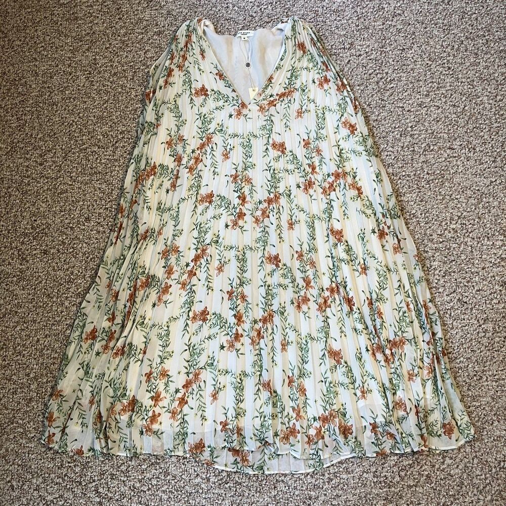 NWT Max Studio Womens Sleeveless Dress Size M Pleated Swing Shift Floral Boho